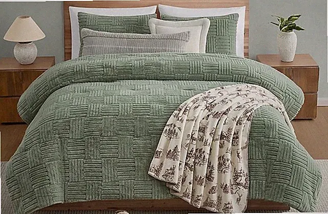 BearPaw KING size Faux Fur Micromink Comforter 3 pc Set - Sage Green - New