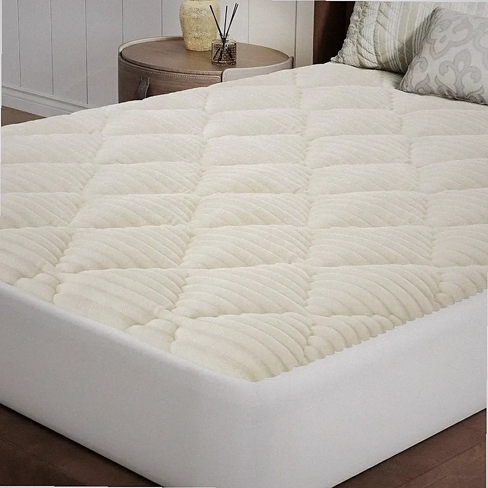 King Flannel Mattress Topper, Ultra Soft Faux Fur Mattress Pad with Deep Pock...