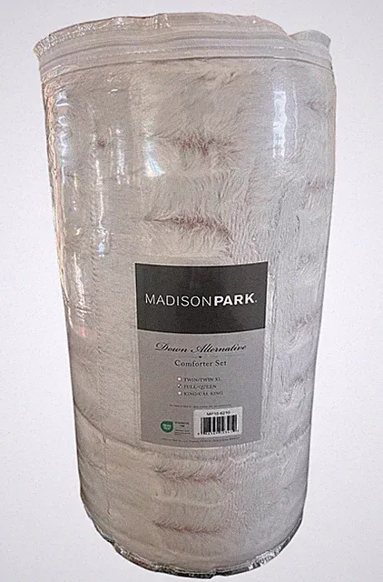 MADISON PARK Gia Faux-Fur 3-Pc. Comforter Set, Full/Queen MP10-6210 RETAIL:$180