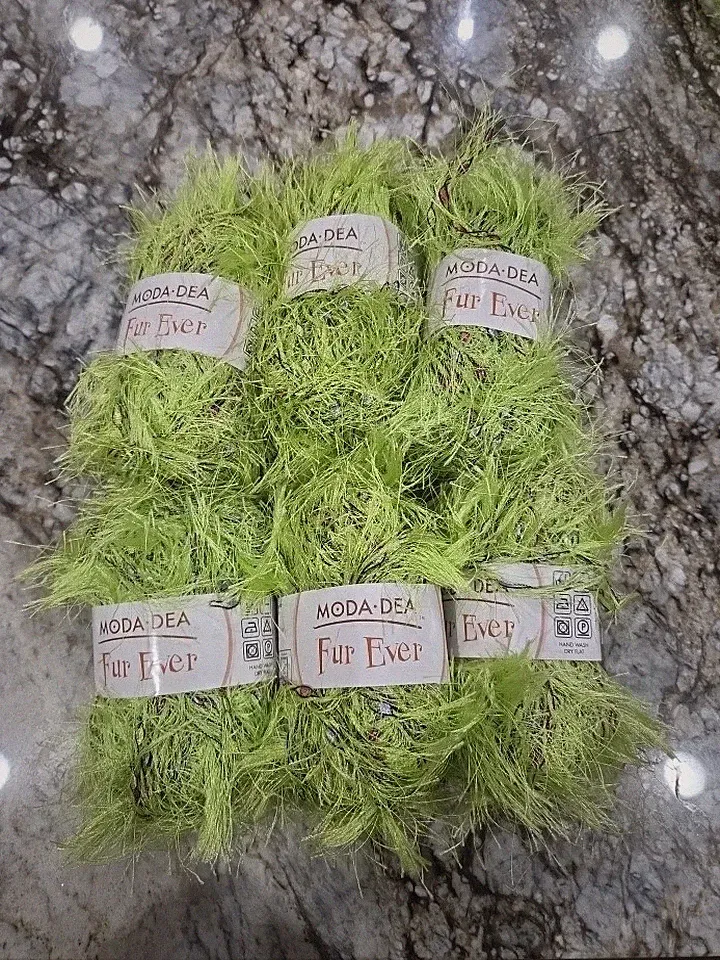 Moda Dea Fur Ever Fun Fur Yarn Lot 6 Skeins • Polyester/Nylon • Limeade #3547