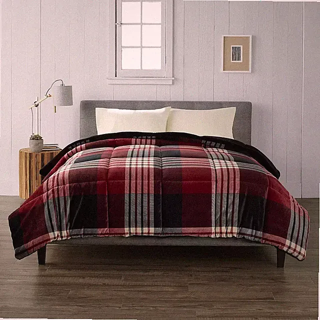 New Cuddl Duds Full/Queen size Cozy Soft comforter Red/Black Plaid faux fur