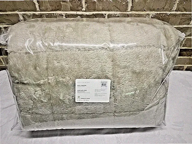 Pottery Barn Faux Fur Shearling FULL/QUEEN Size Bed Quilt Stone NEW So Soft $279