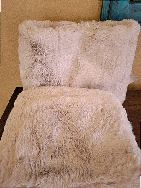 Pottery Barn Shearling FAUX Fur King Pillow Shams (2)