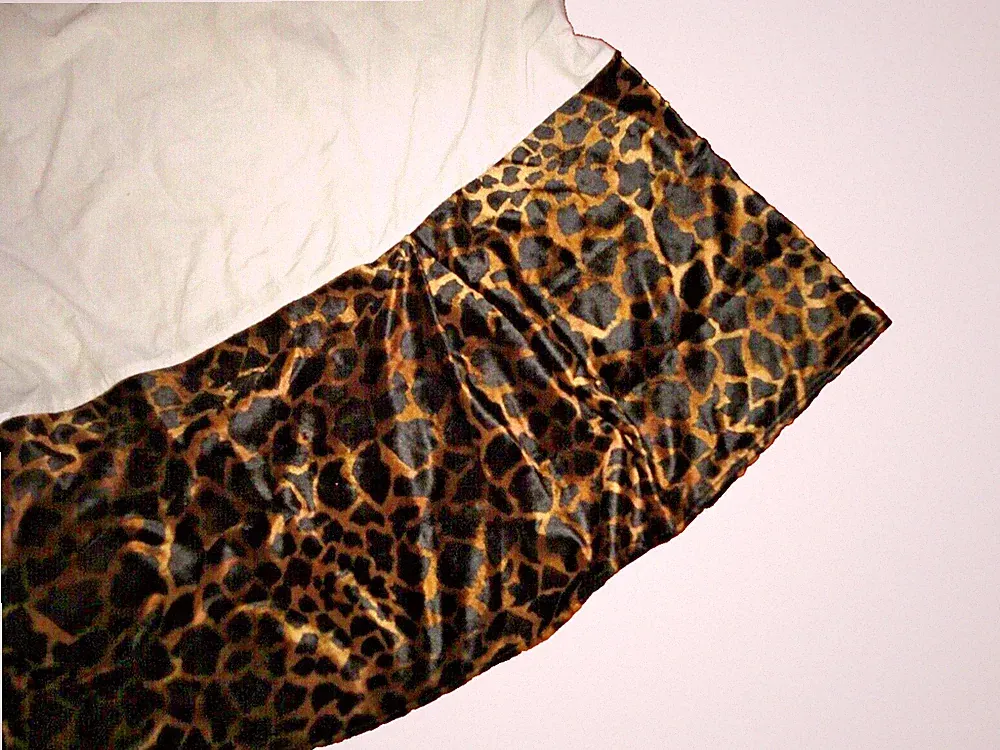 VERATEX FAUX FUR CONGO BLACK LEOPARD ANIMAL (1) QUEEN BEDSKIRT SPLIT 16"